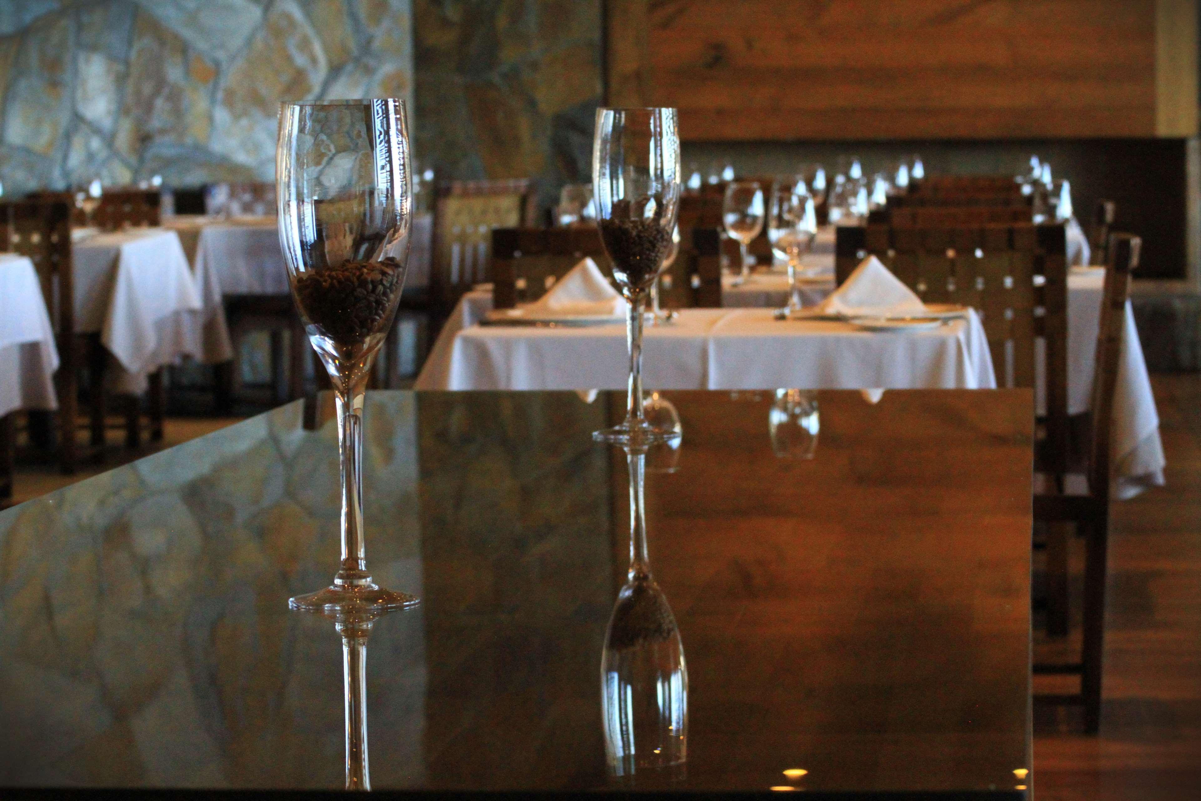 Radisson Hotel Puerto Varas Exterior photo Interior of the restaurant