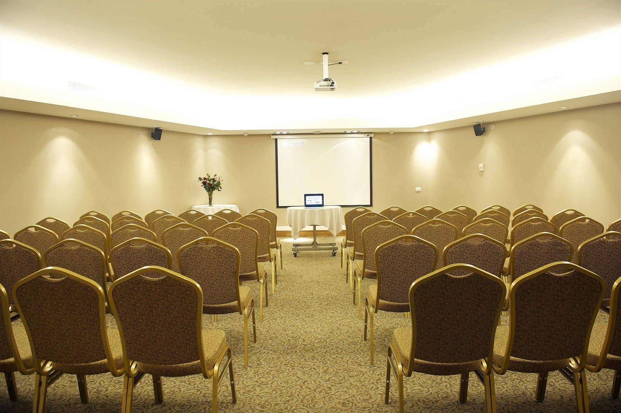 Radisson Hotel Puerto Varas Interior photo A typical conference room